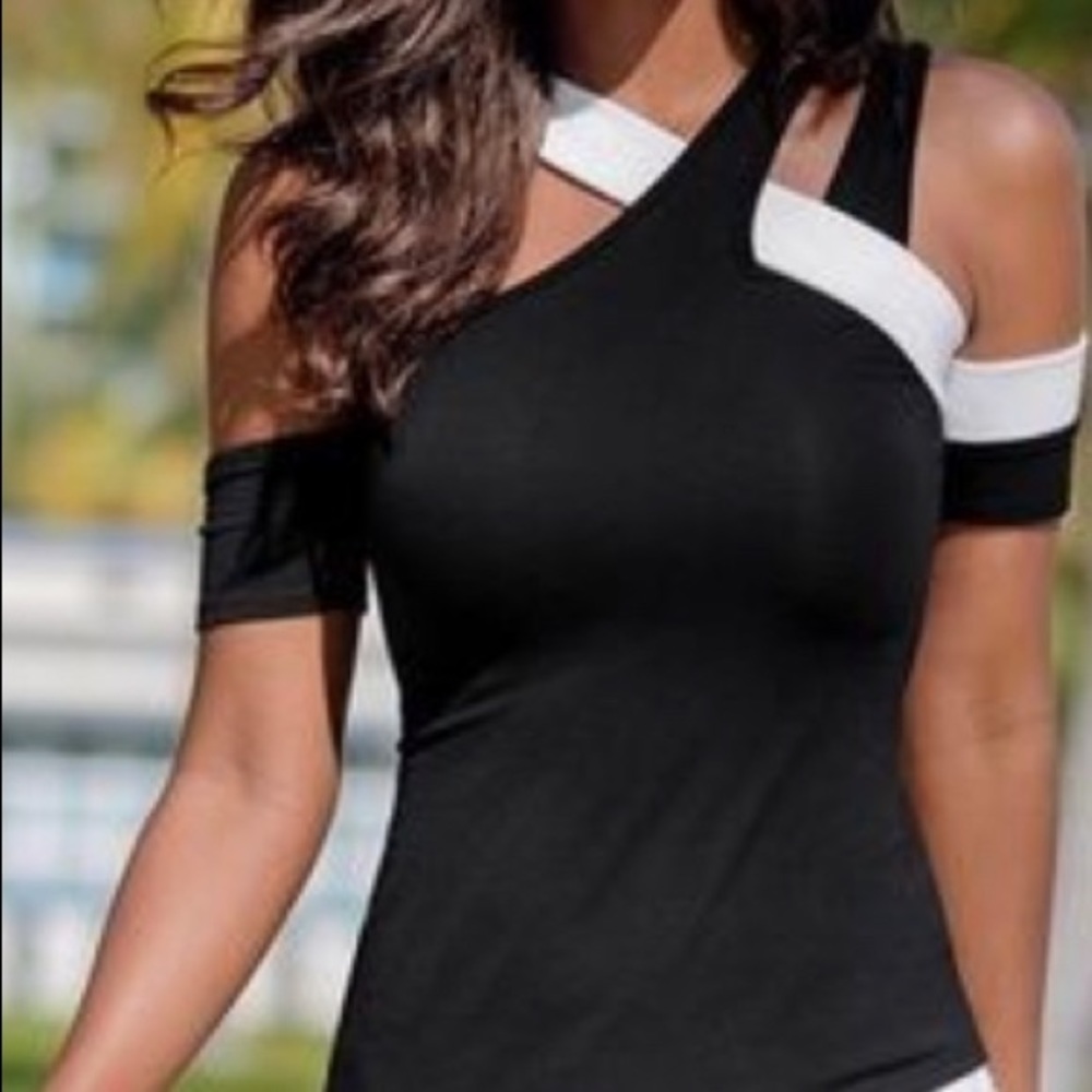 Black and white Venus brand size Medium